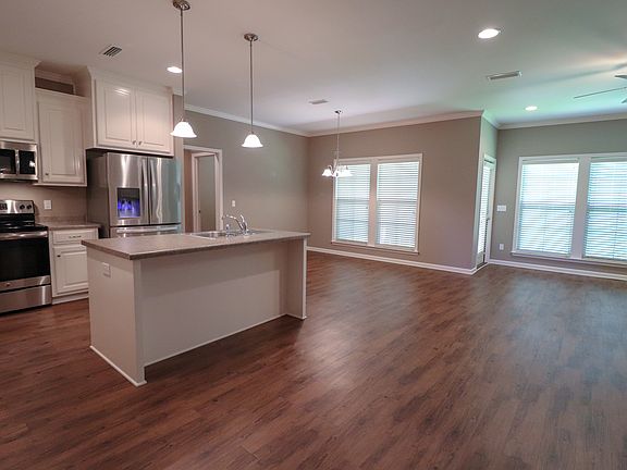 2nd image of 106 Belhaven Dr