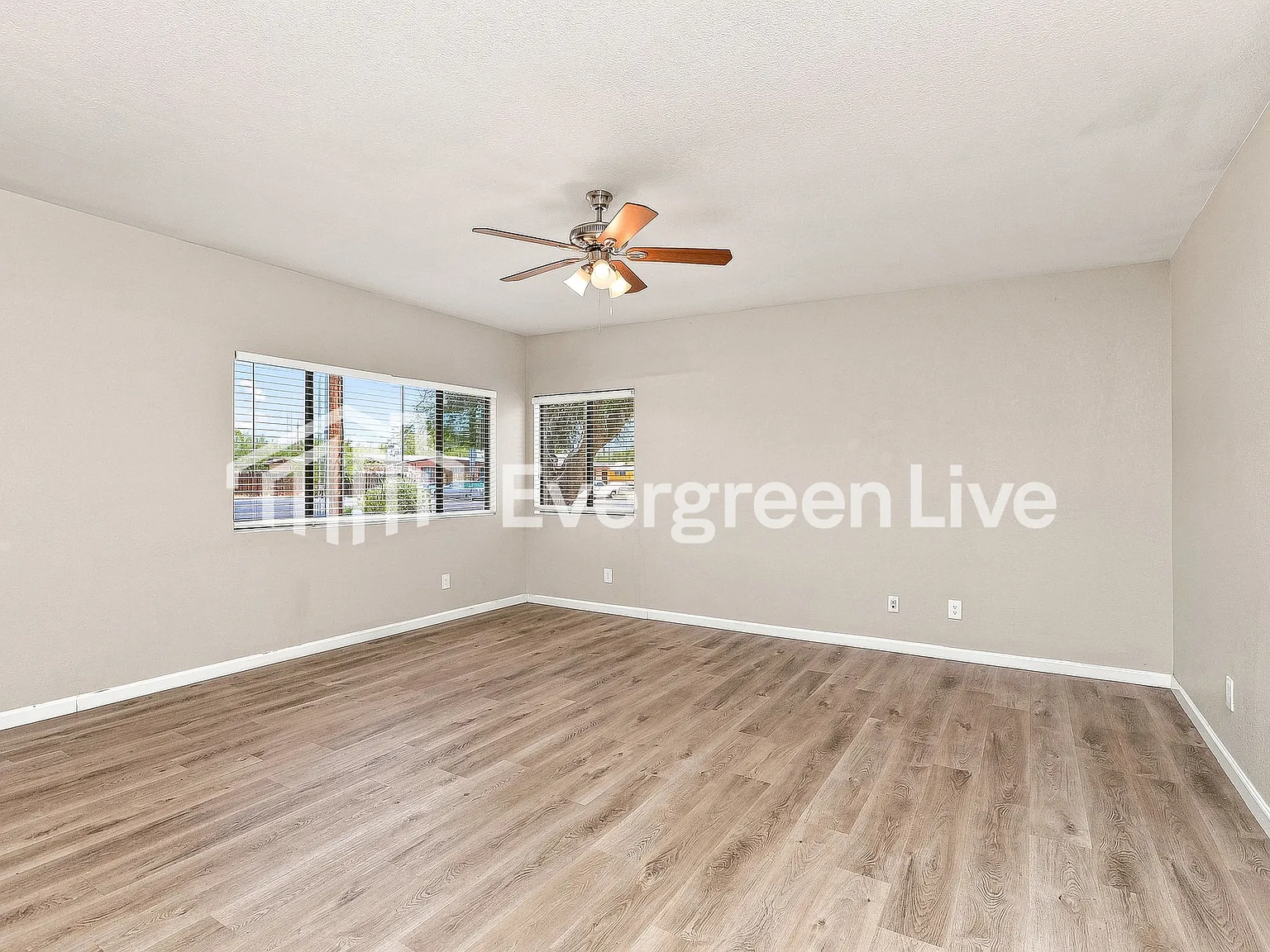 3 bed, 2.0 bath, 1387 sqft, $1,545 — Photo 3