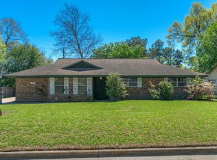 905 Windswept Dr, Conroe, TX 77301