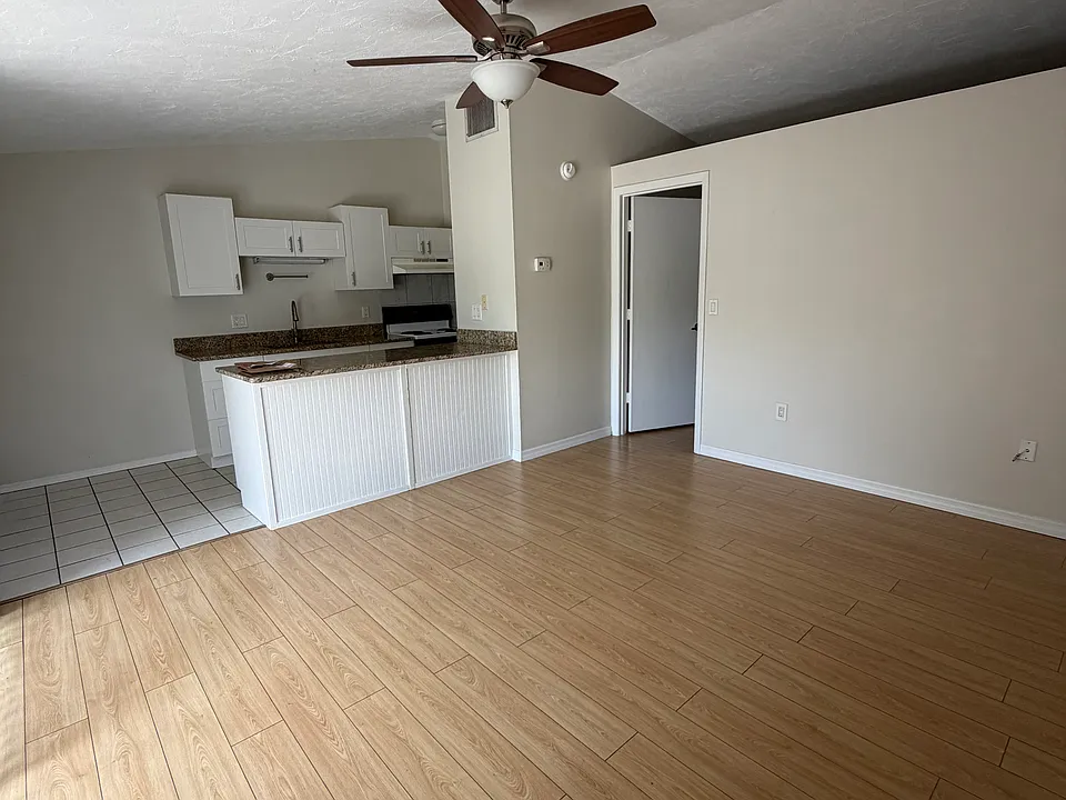 2742 Hope St #2750