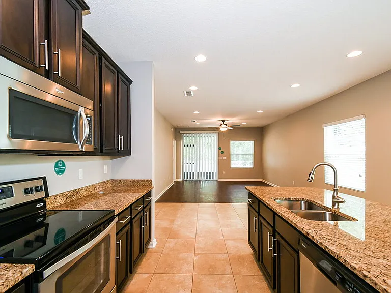 636 Drysdale Dr — Photo 8