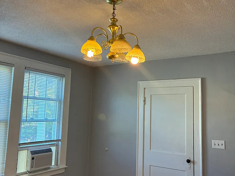 257 Sheffield Ave — Photo 4