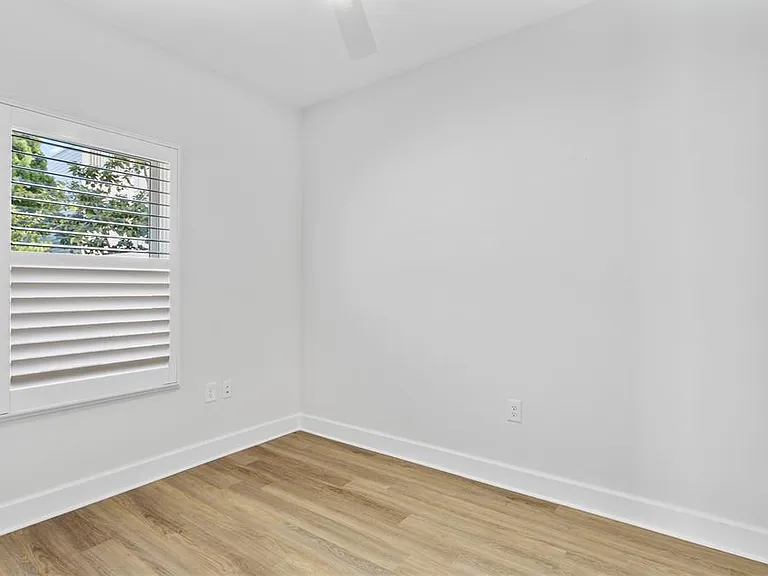 1903 W Bristol Ave #2 — Photo 8