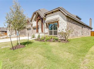 2819 Twin Ridge Dr, Arlington, TX 76001