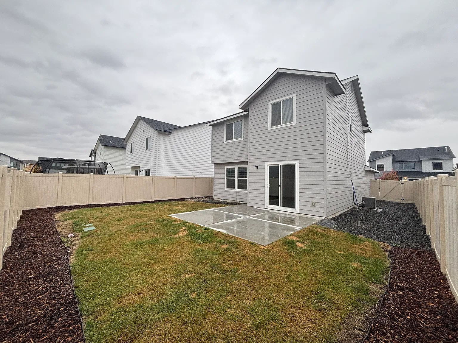 3 bed, 2.5 bath, 1528 sqft, $2,300 — Photo 3