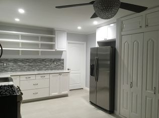 11027 Burnet Ave, Mission Hills, CA 91345