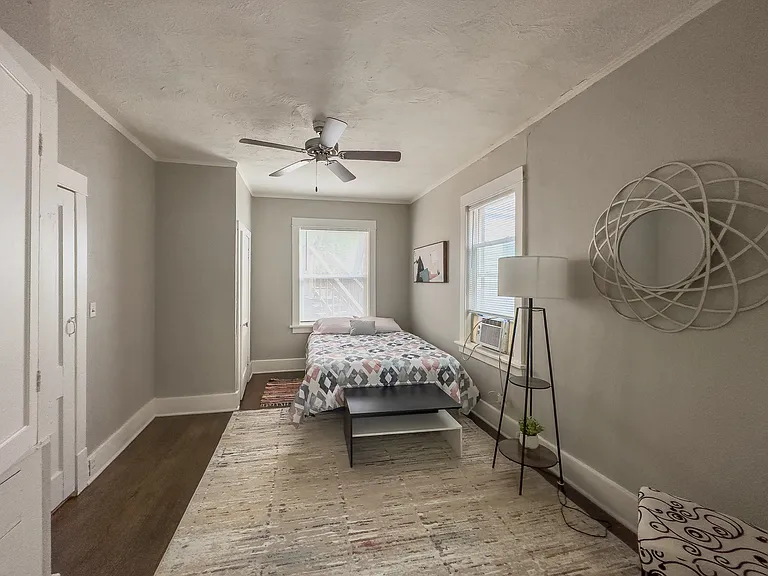913 Forest Ave — Photo 6