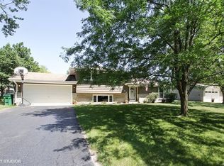 304 Maple Ln, Shorewood, IL 60404
