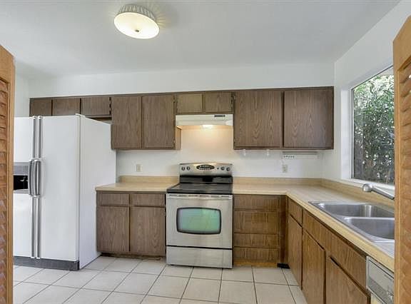 4th image of 2082 Manassas Ct