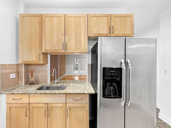 5th image of 188 8th Ave APT 4S