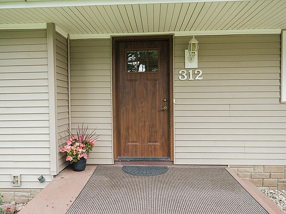4th image of 312 N Main St