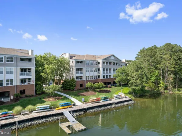 911 Oyster Bay Pl #204, Solomons, MD 20688