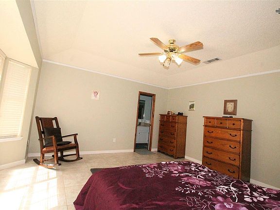 5th image of 609 Chanticleer Pl