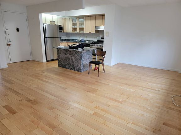 2nd image of 13675 37th Ave APT 1D