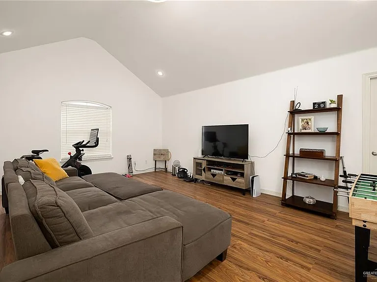3301 Santa Olivia St — Photo 16