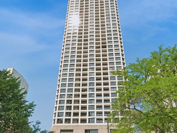 1030 N State St APT 27EF, Chicago, IL 60610