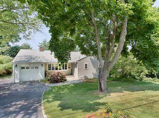 4 Tuttle Dr, Ossining, NY 10562