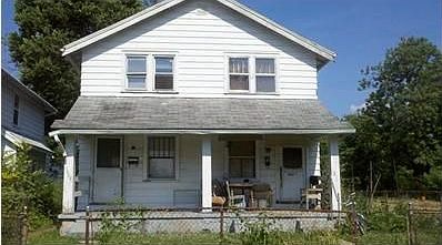 1st image of 1504 Dietzen Ave