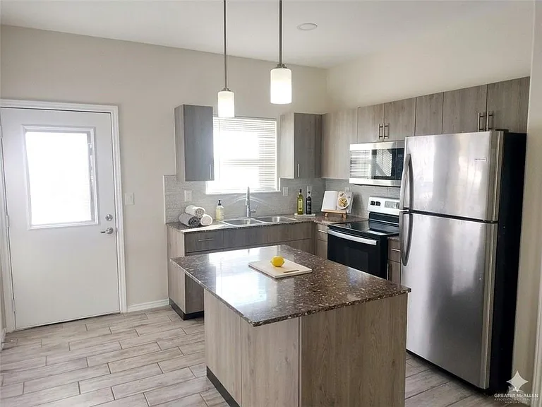 4907 N Hiawatha Dr #4 — Photo 3