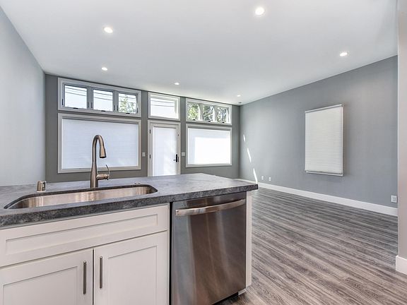 4th image of 2129 51st St