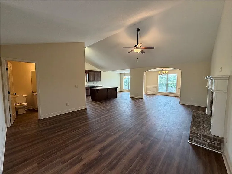 2125 Savannah Dr — Photo 6