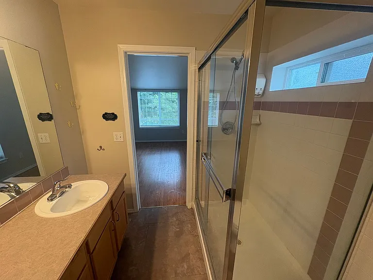 12549 Roosevelt Way NE #4 — Photo 20