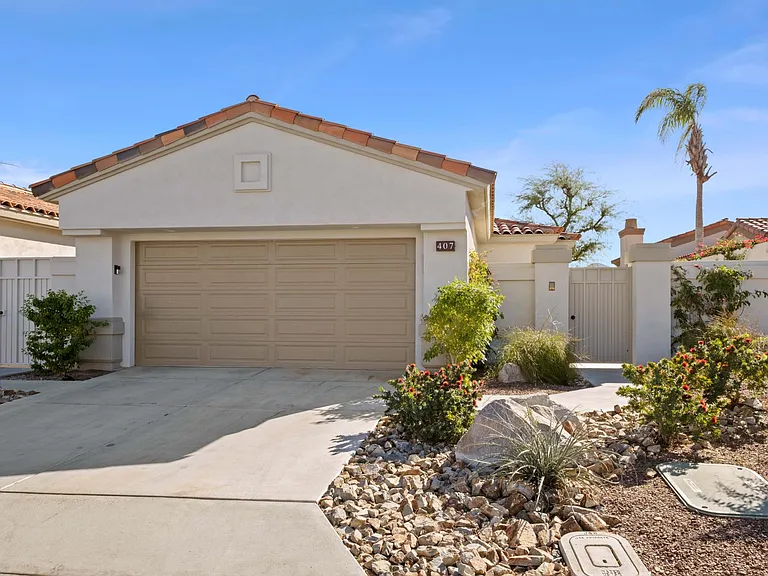 407 Desert Holly Dr — Photo 36