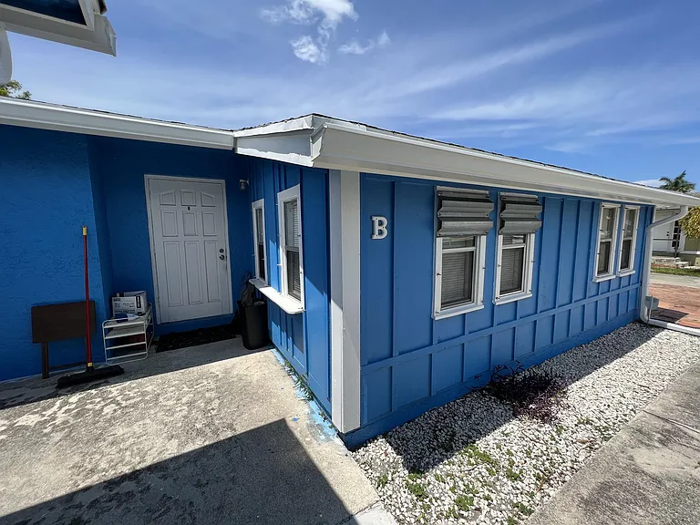 2735 Richard Rd — Photo 2