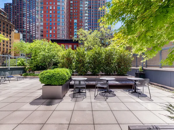 310 West 52nd Street image 22 of 25