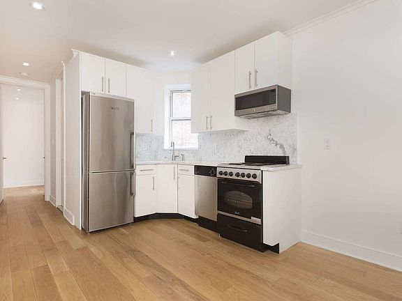 4th image of 211 E 33rd St #8