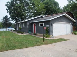E1358 Grandview Rd, Waupaca, WI 54981
