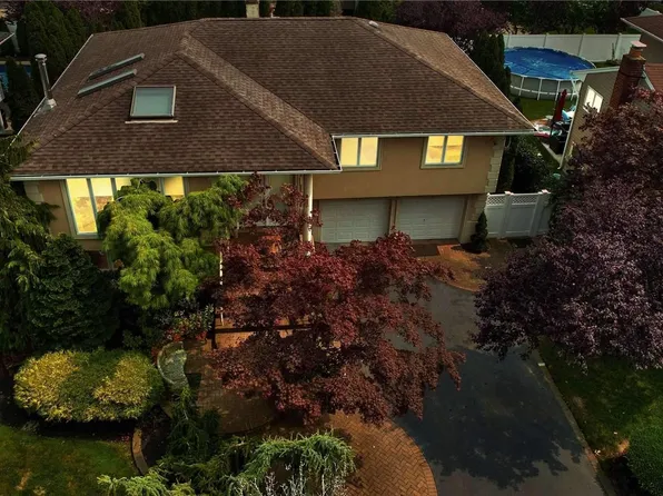 2488 April Lane, Bellmore, NY 11710