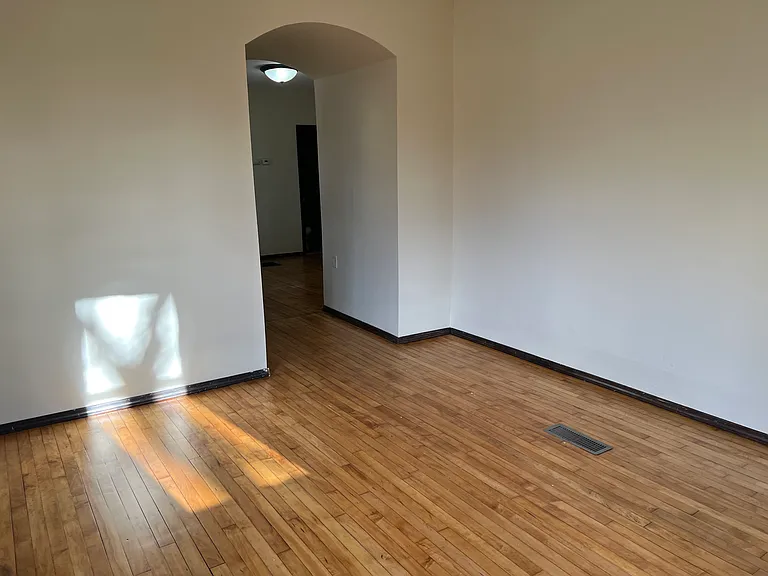 743 Eddy St — Photo 6