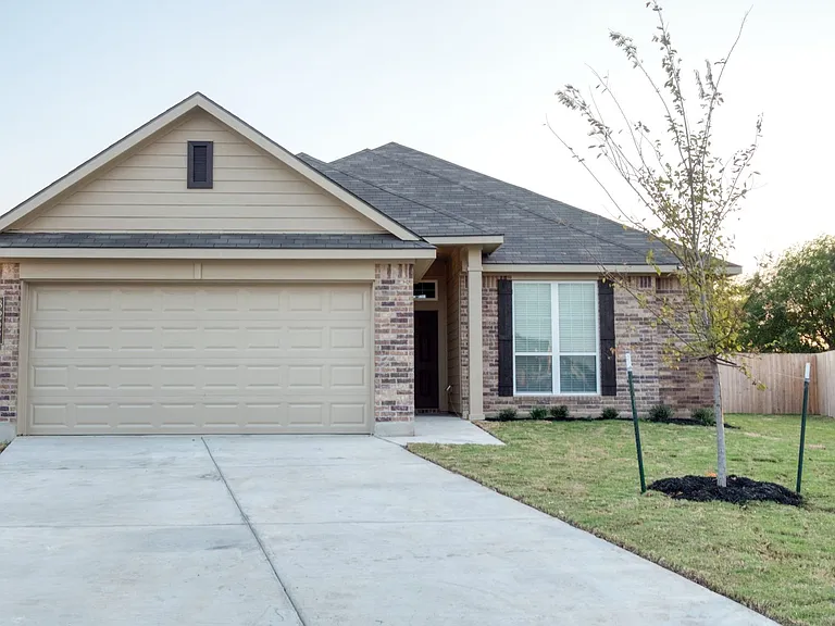 8227 Blue Field Dr — Photo 1