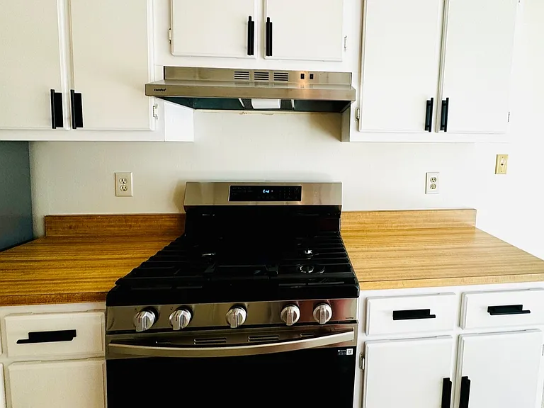 23519 N Rockledge #1 — Photo 3