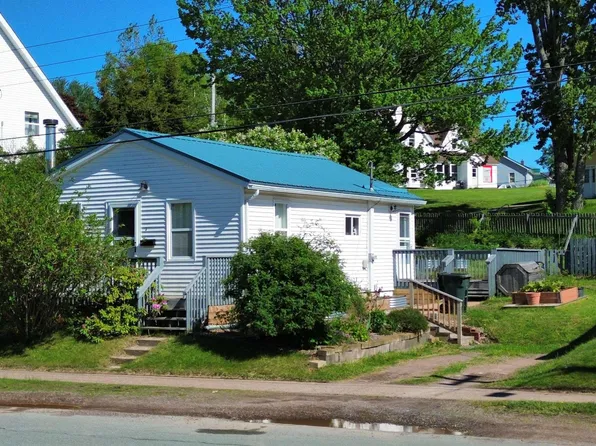 3 Beacon St, Amherst, NS B4H 1P1