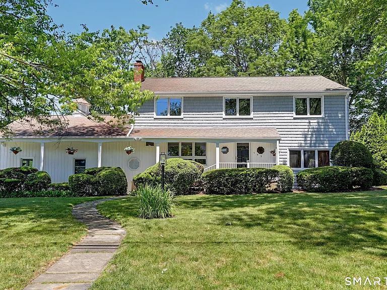 145 Casmir Dr — Photo 1
