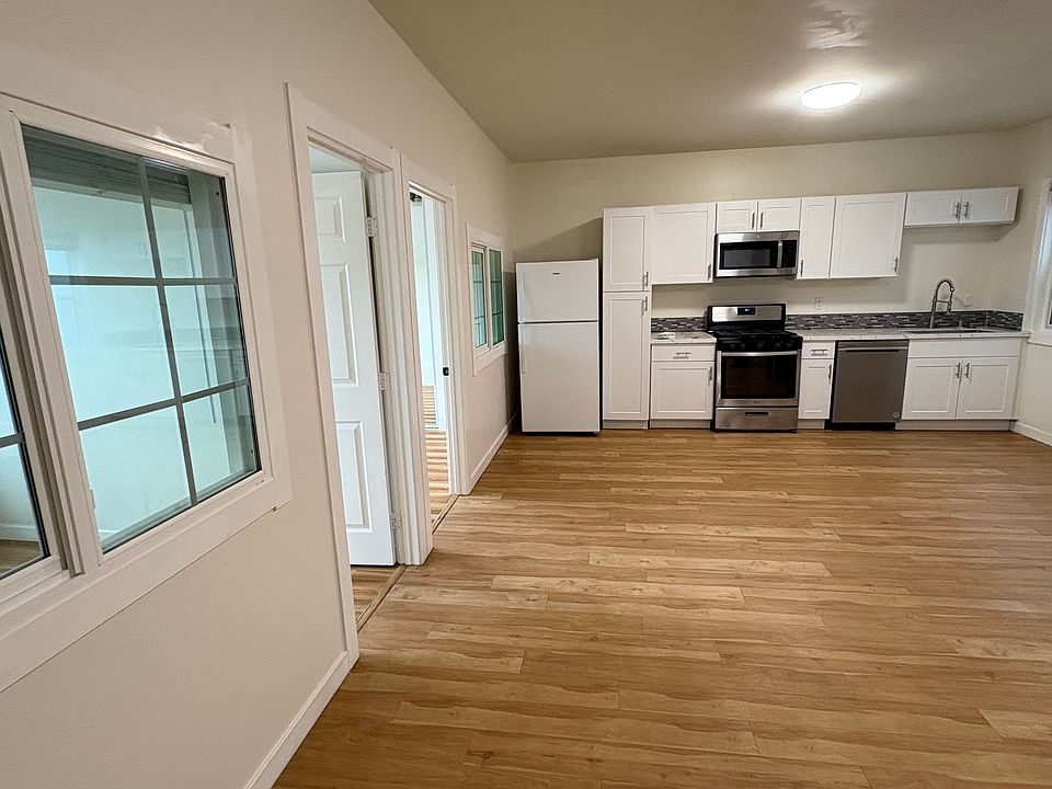 1st image of 1425 University Ave #5