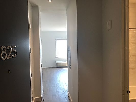 3rd image of 152-11 89th Ave #825