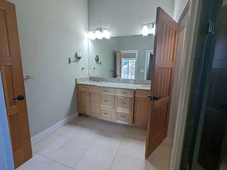 1582 NW Erin Ct — Photo 25