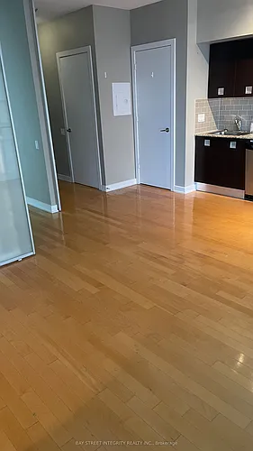 33 Charles St E #1512 Photo 1
