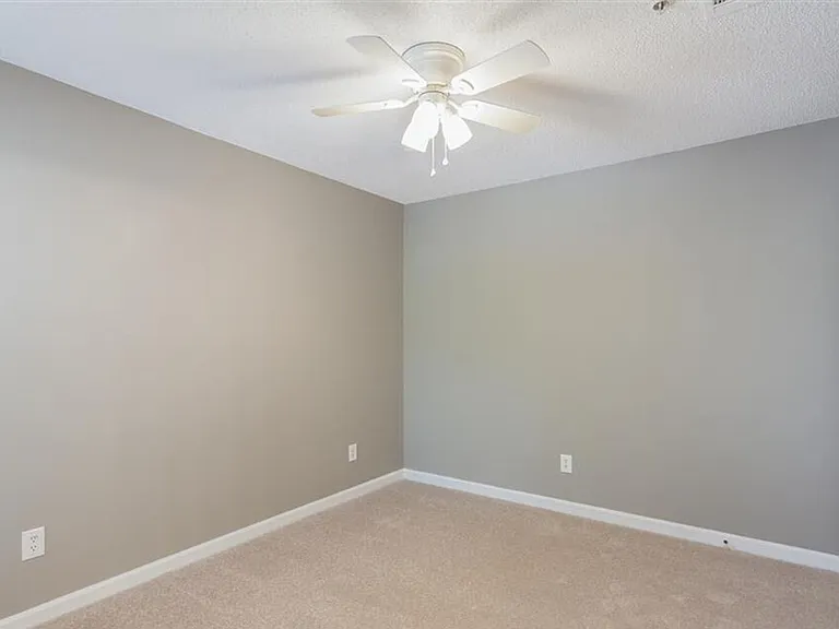 1521-304 Graduate Ln — Photo 3