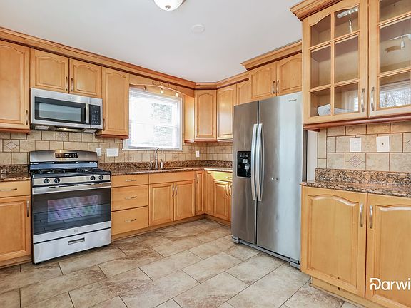 4th image of 1360 Sudvale Rd
