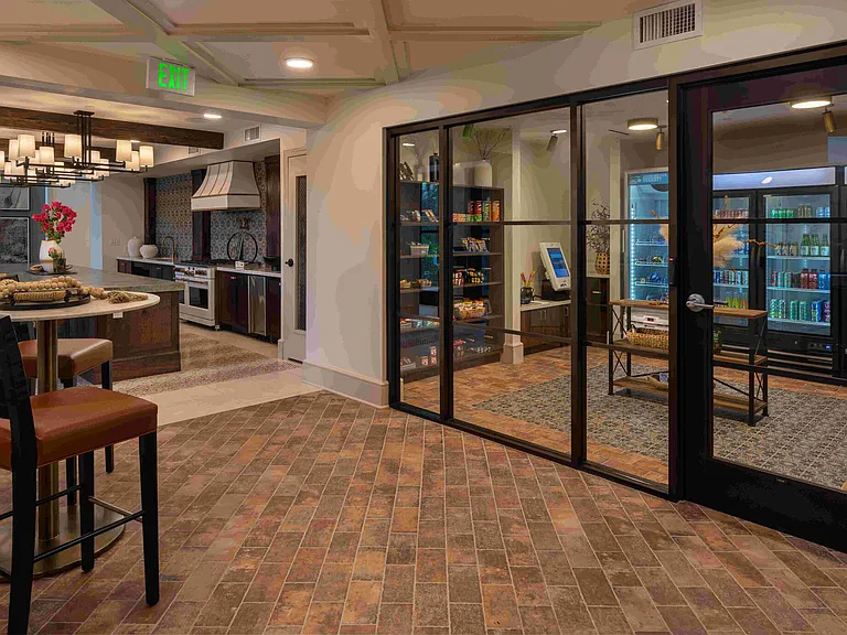 Manor Scottsdale — Photo 11