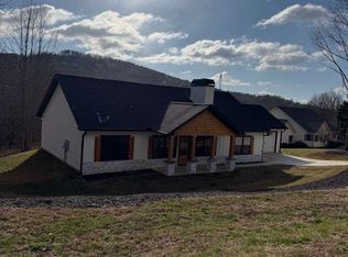 270 Meadow Crest Dr, Cleveland, GA 30528