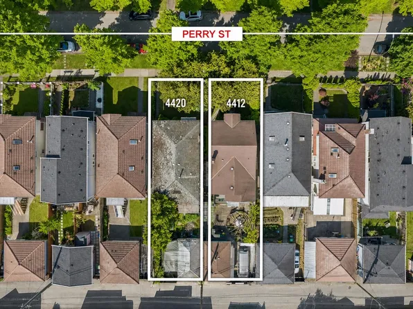 4420 Perry St, Vancouver, BC V5N 3X5