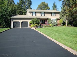 11 Kingsley Dr, Manalapan, NJ