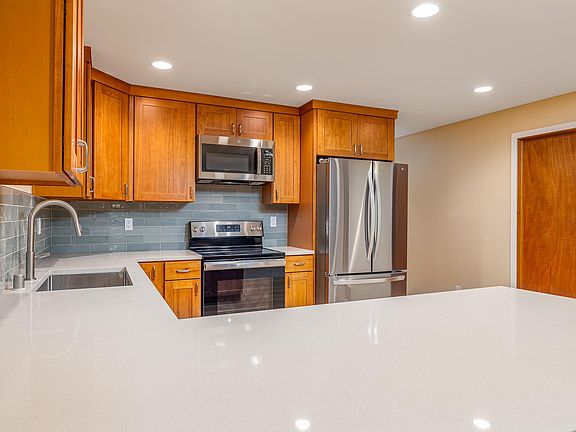 3rd image of 2009 Davison Ave Unit B