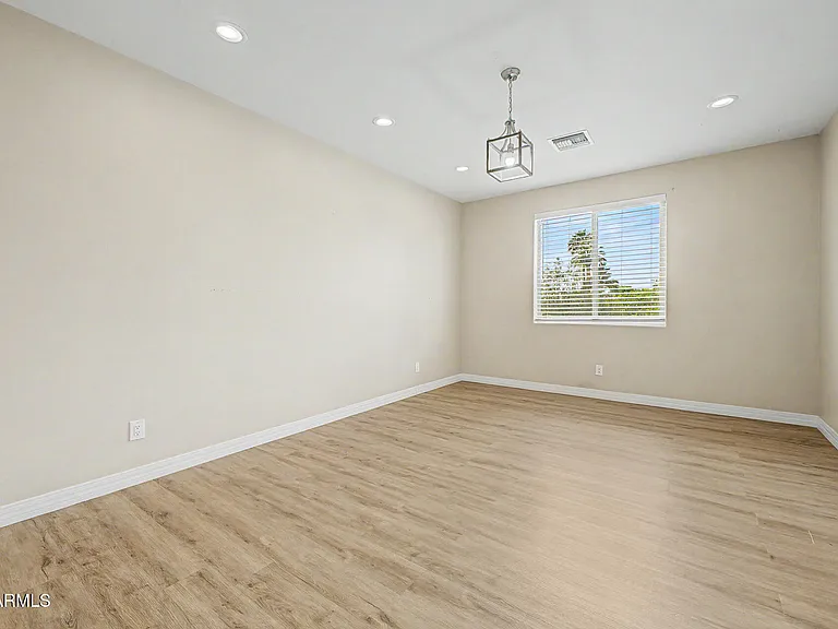 2311 E Colter St — Photo 59