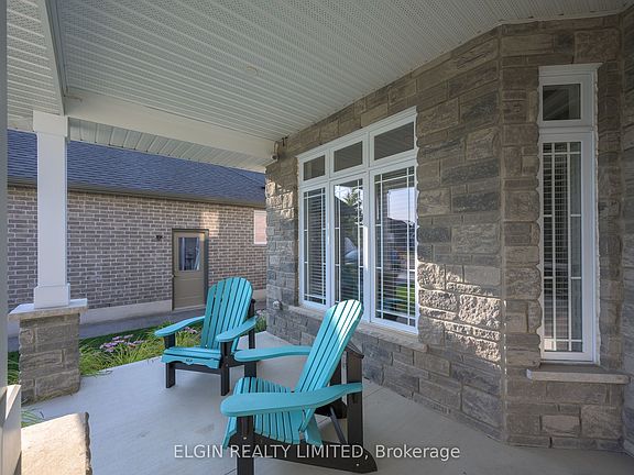 3rd image of 14 Muirfield Dr